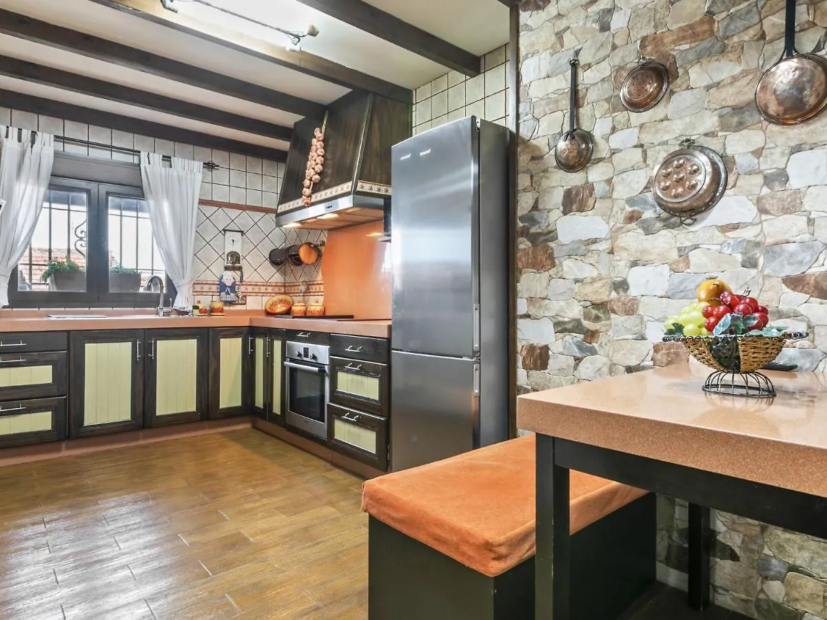 Vintage Holiday Home In Ronda With Jacuzzi