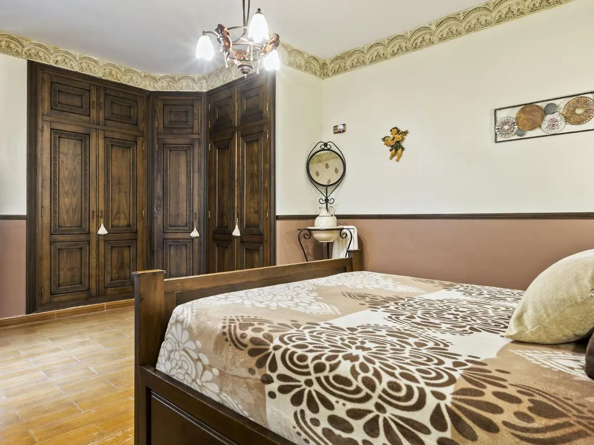 Vintage Holiday Home In Ronda With Jacuzzi